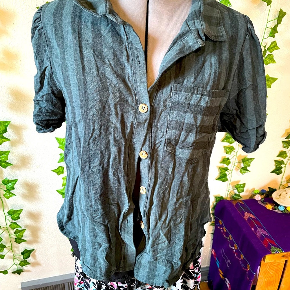 Vintage style button up top